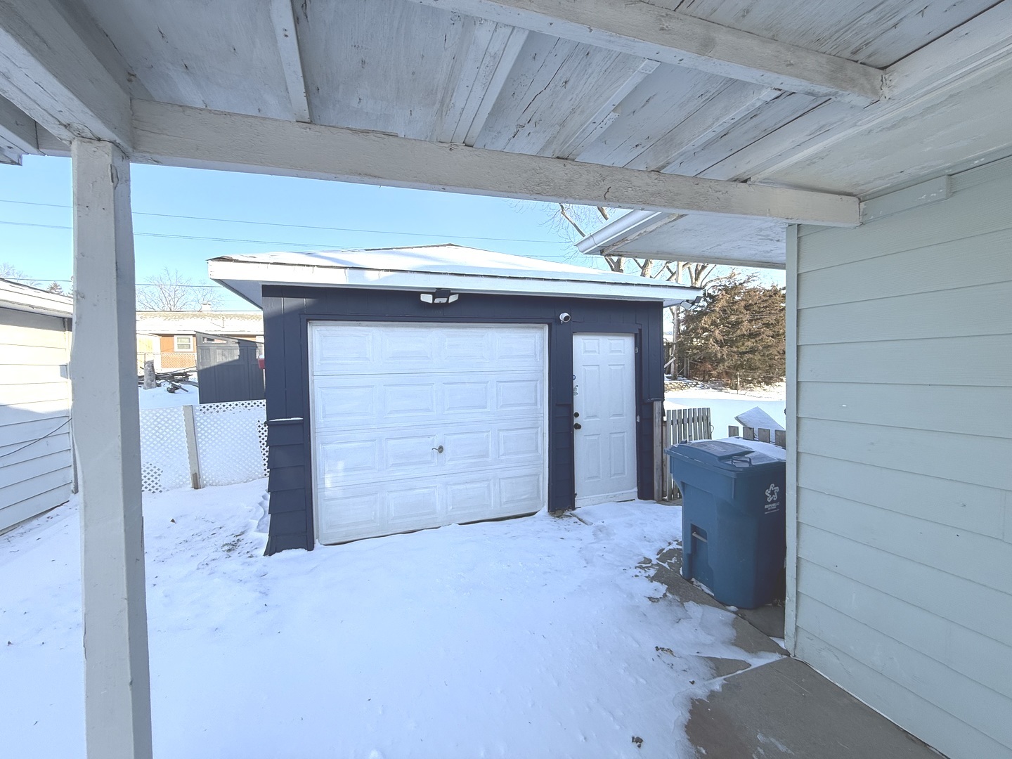 2106 Tepee Avenue, Carpentersville, IL 60110