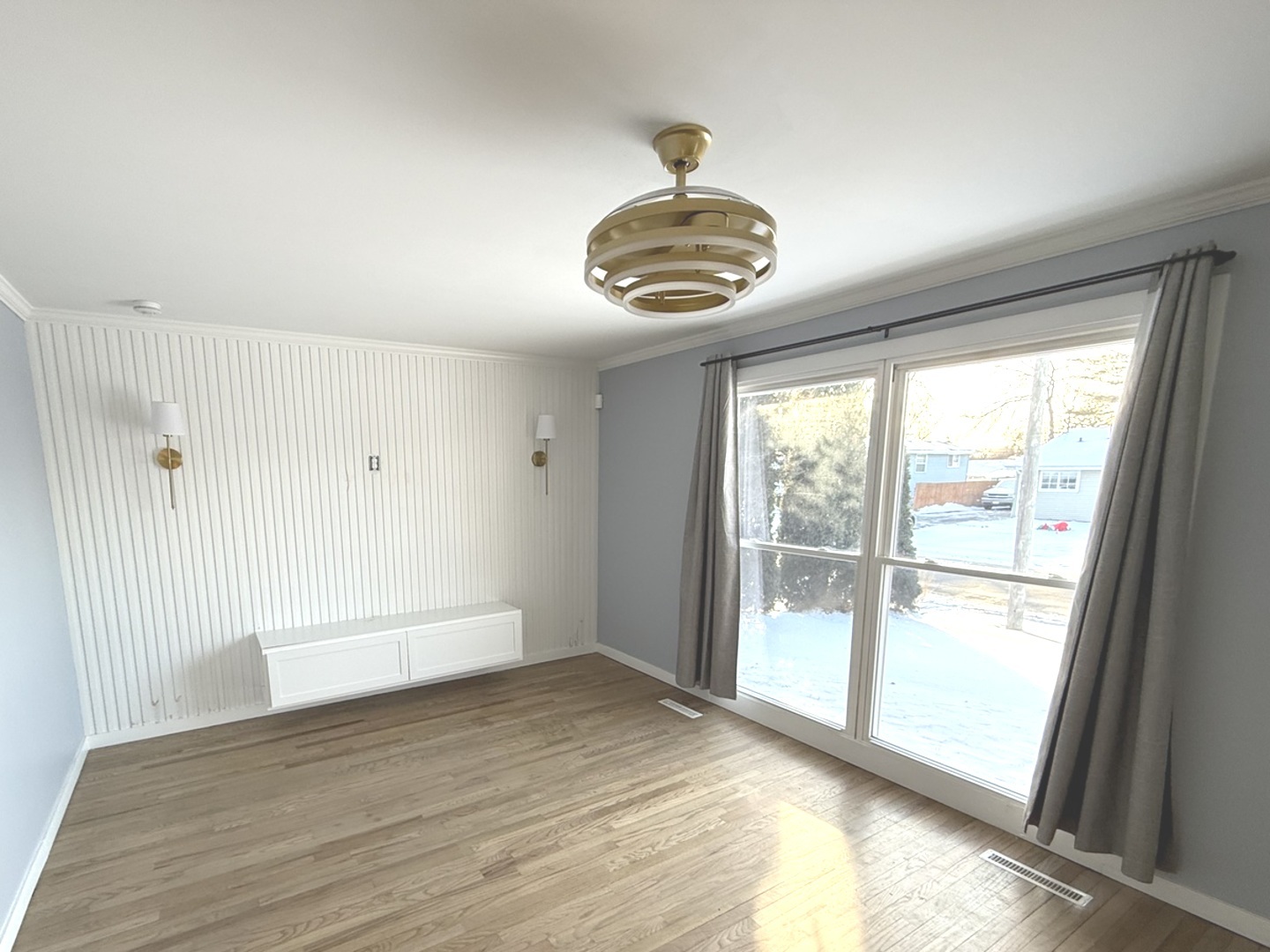 2106 Tepee Avenue, Carpentersville, IL 60110