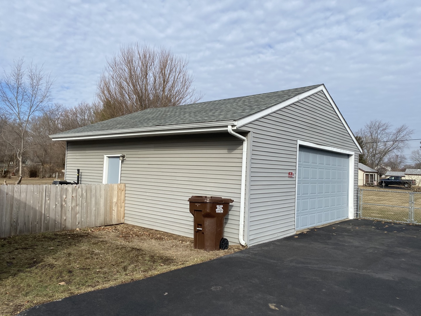 880 E Riverside Boulevard, Loves Park, IL 61111