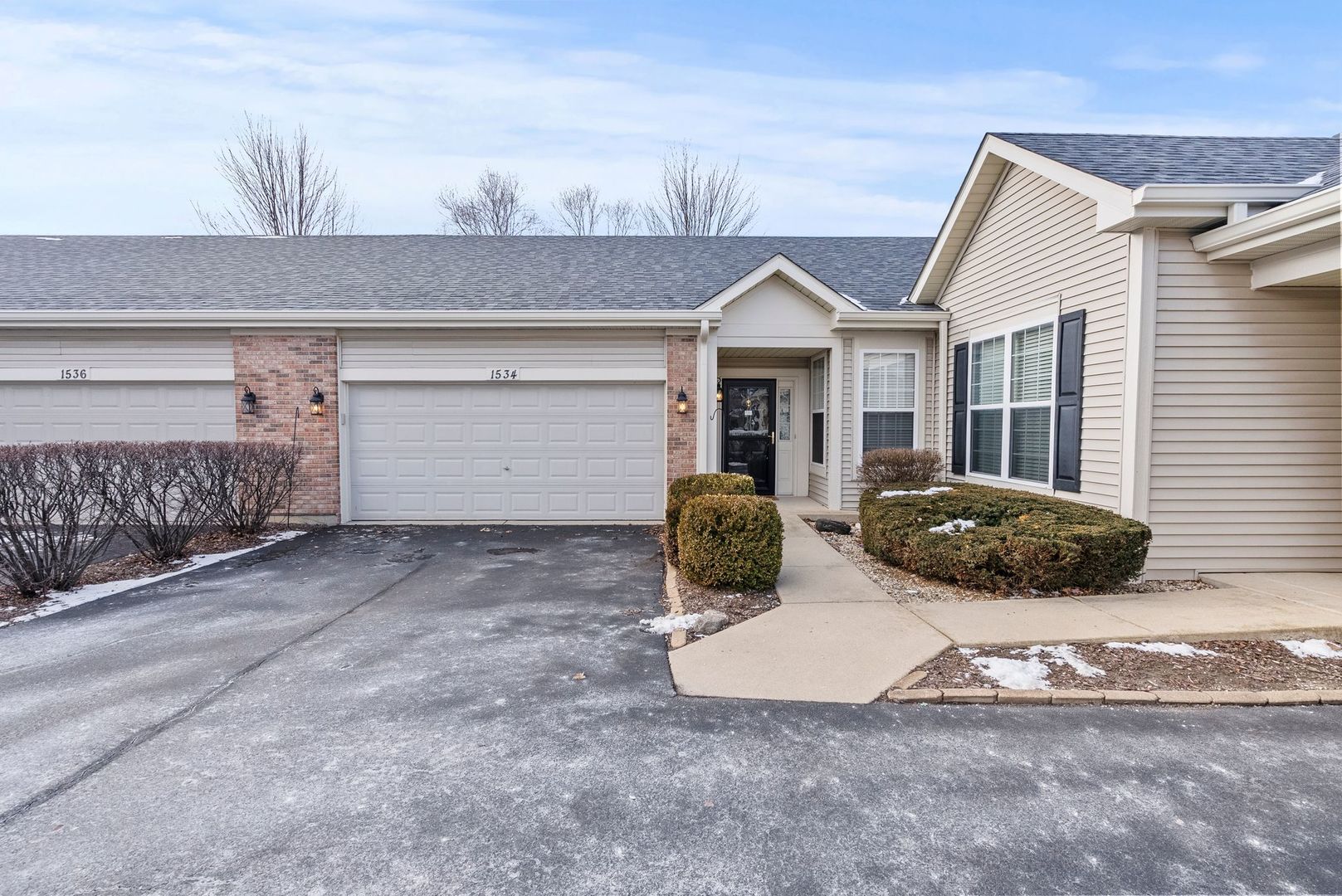 1534 W Cadillac Circle, Romeoville, IL 60446