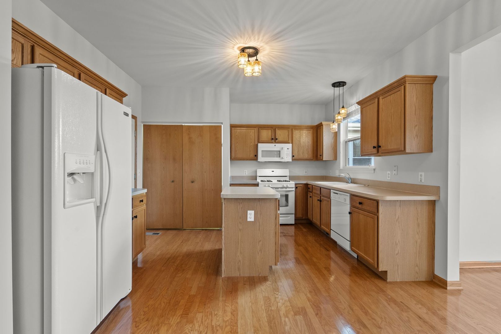 1534 W Cadillac Circle, Romeoville, IL 60446