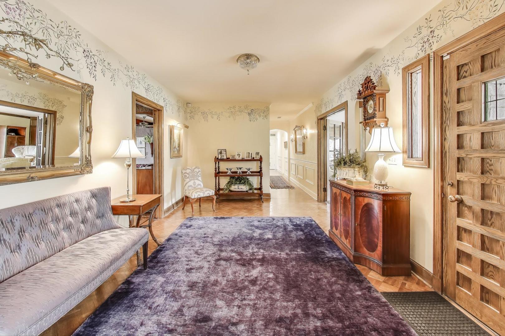 6500 Shady Lane, Burr Ridge, IL 60527