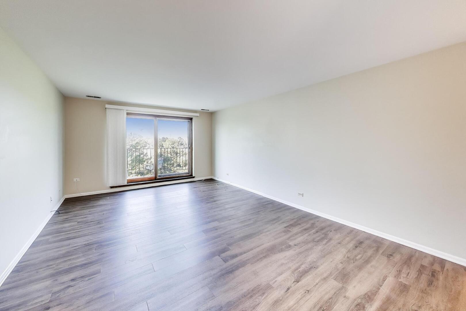 1200 W Northwest Highway #308, Mount Prospect, IL 60056