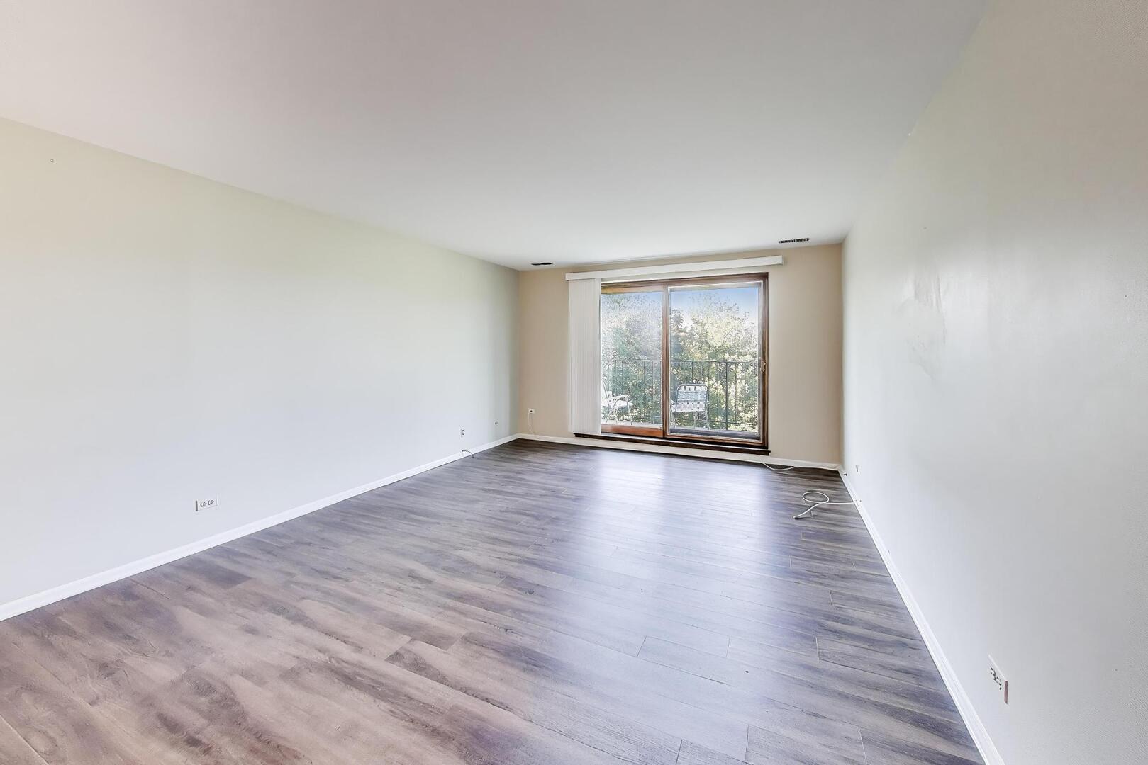 1200 W Northwest Highway #308, Mount Prospect, IL 60056