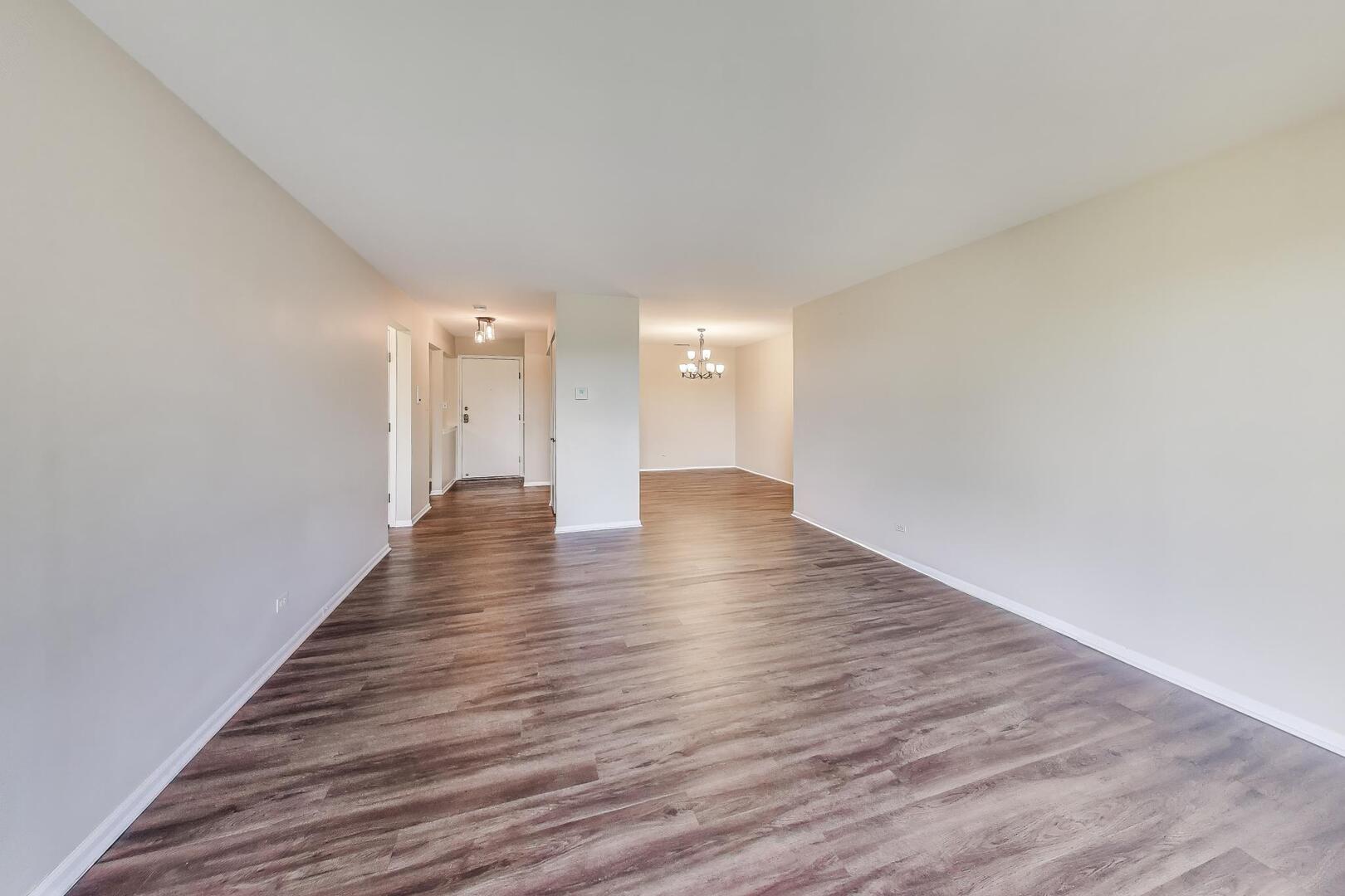 1200 W Northwest Highway #308, Mount Prospect, IL 60056