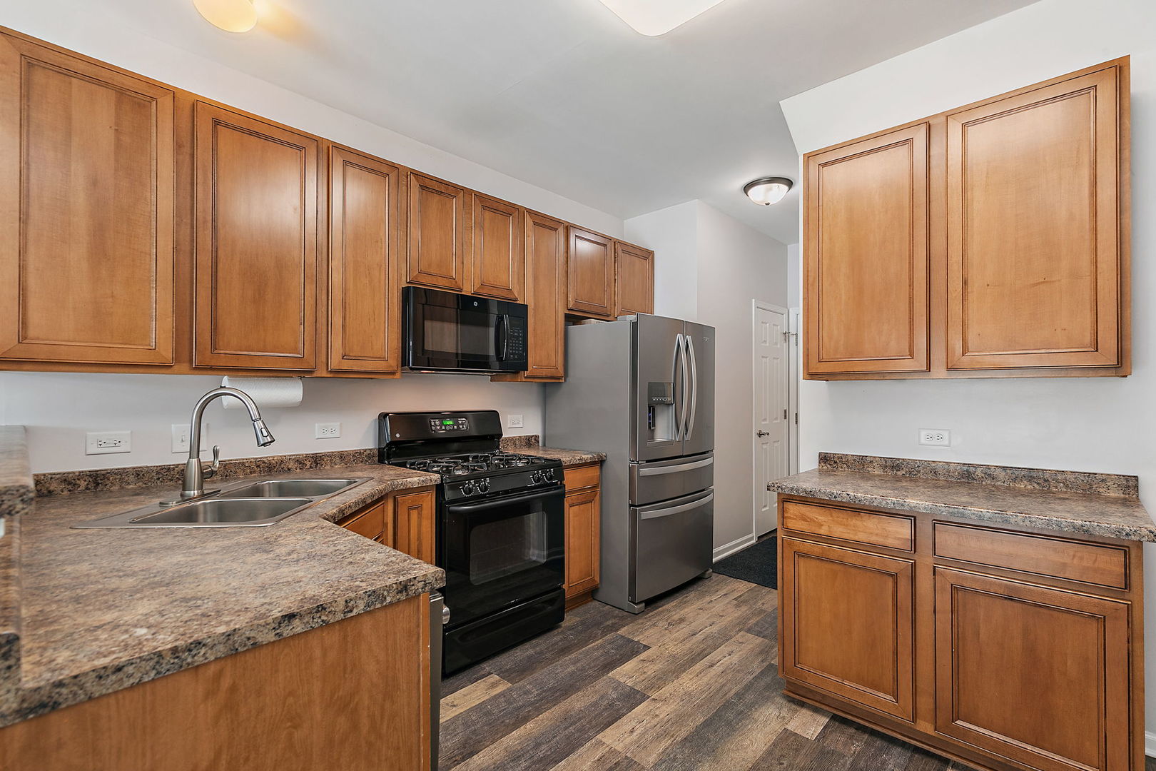 562 Gunnison Court, Gilberts, IL 60136