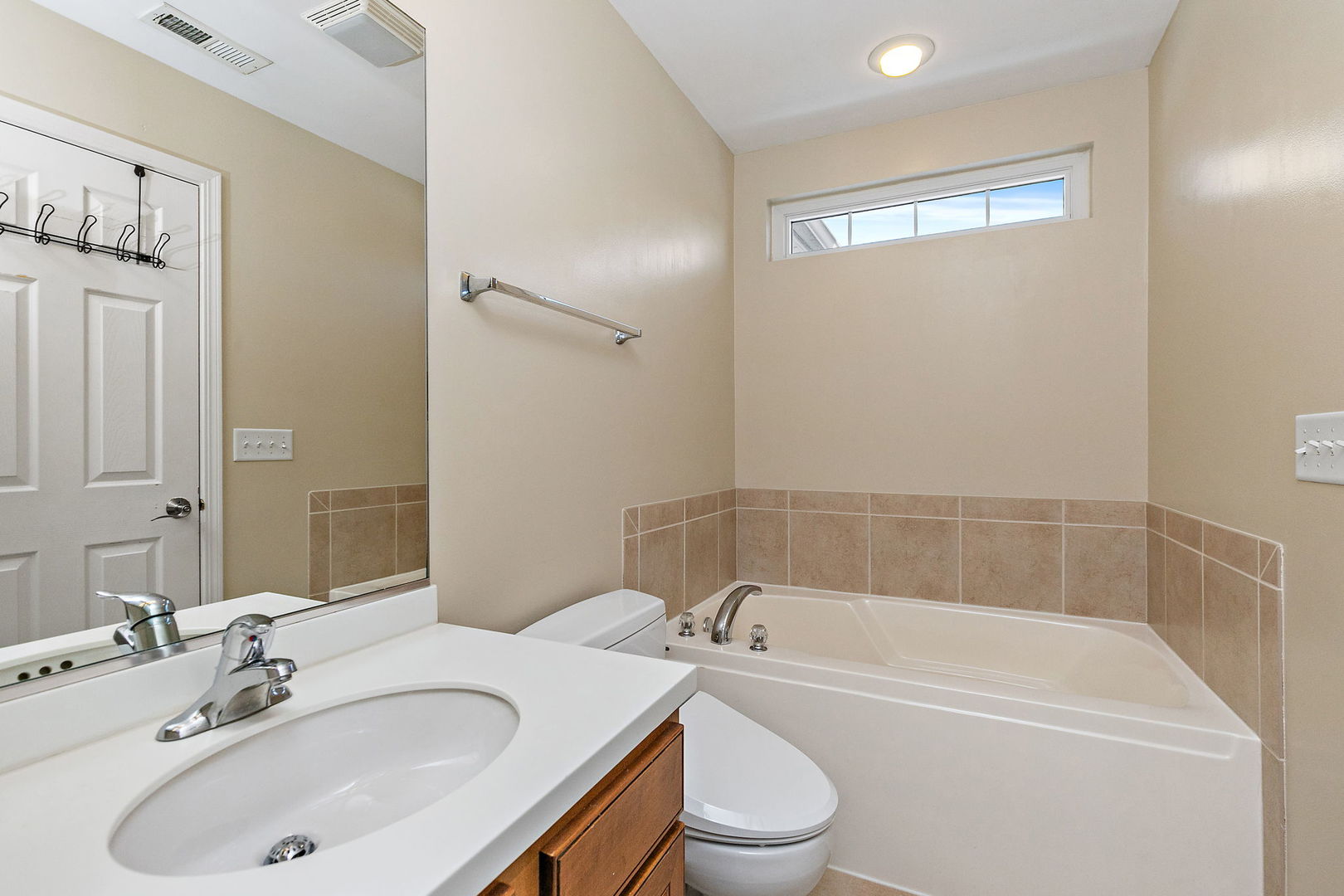 562 Gunnison Court, Gilberts, IL 60136