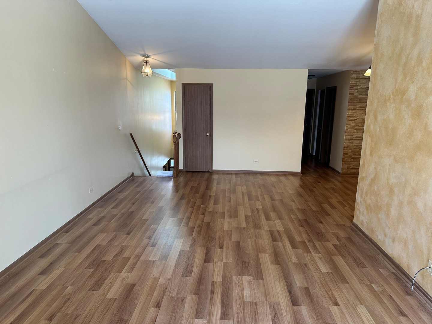 12 TRUMAN Court #B, Streamwood, IL 60107