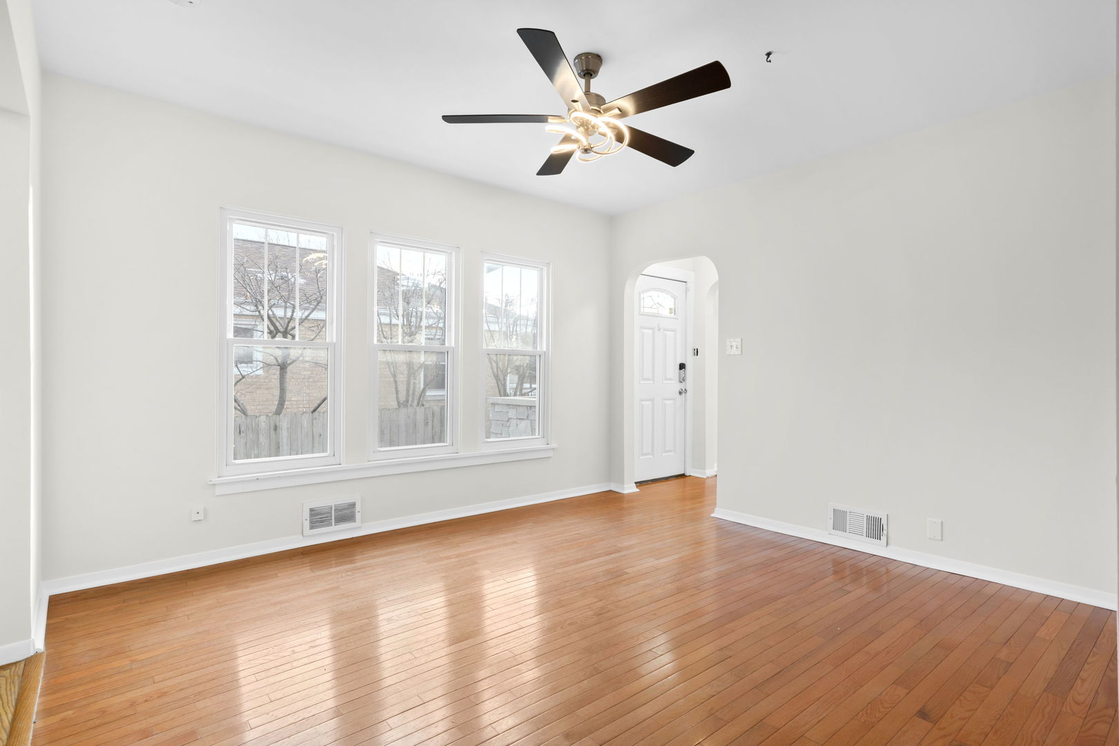 405 S Gilbert Avenue, La Grange, IL 60625