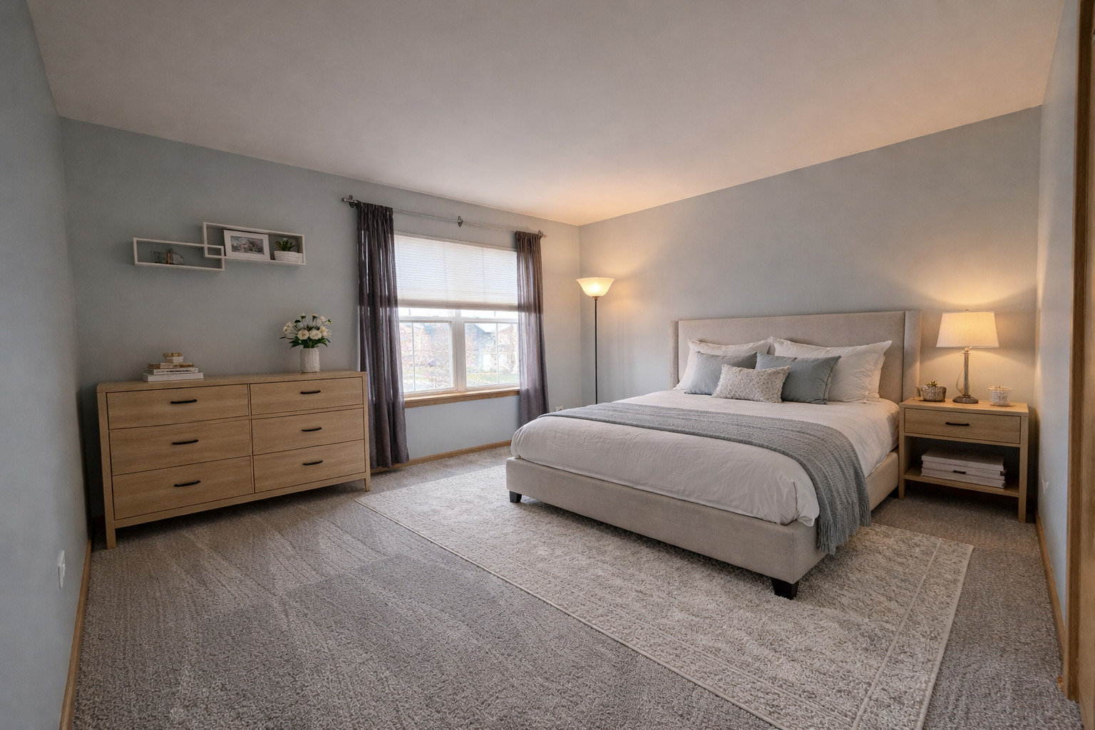 748 VERSAILLES Parkway, Oswego, IL 60543