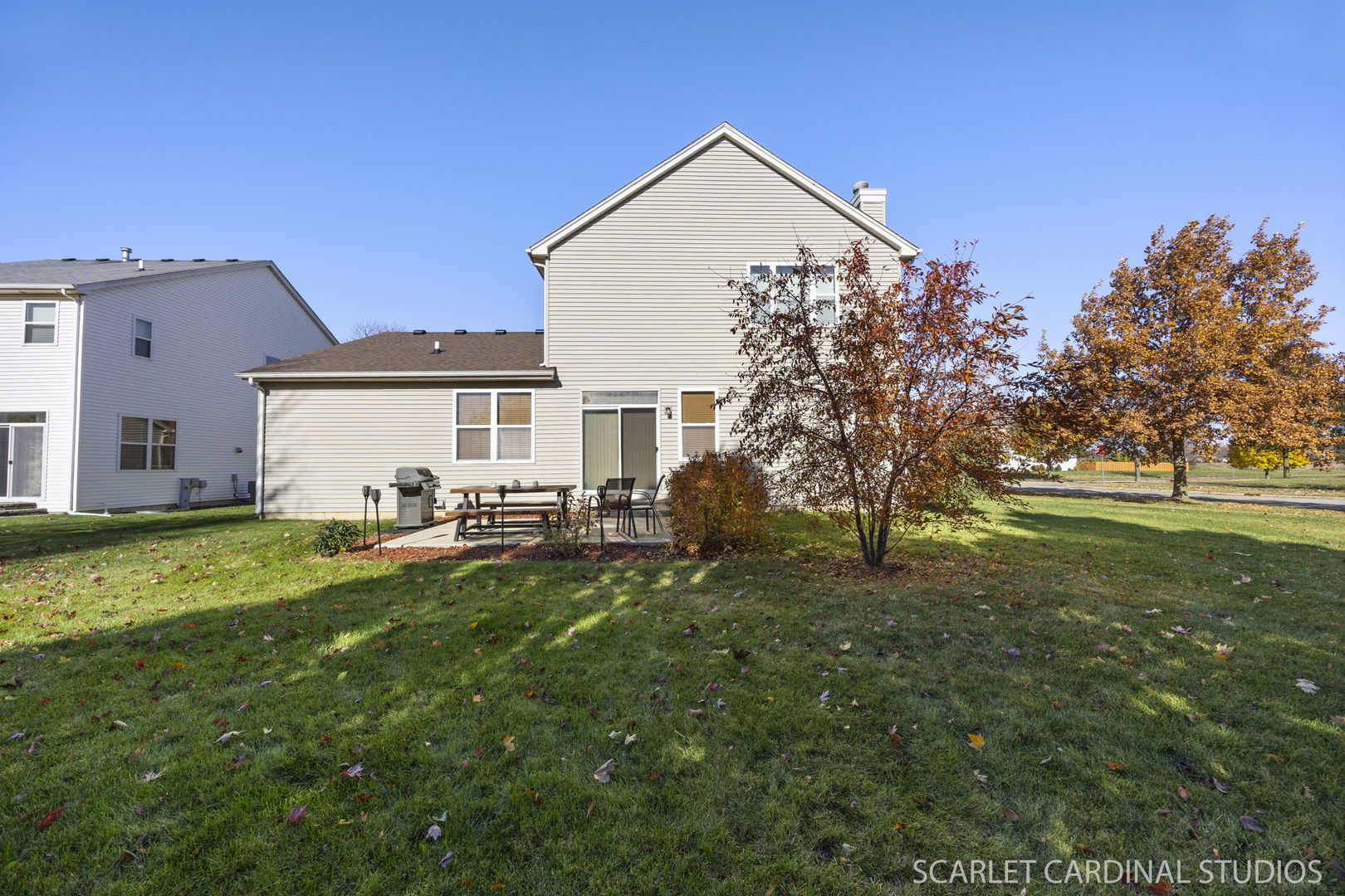 748 VERSAILLES Parkway, Oswego, IL 60543