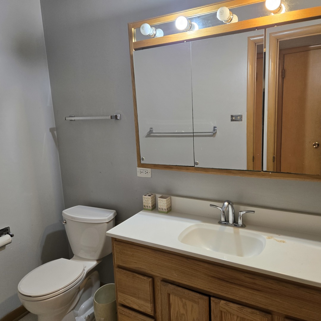 1915 TINA Lane, Flossmoor, IL 60422