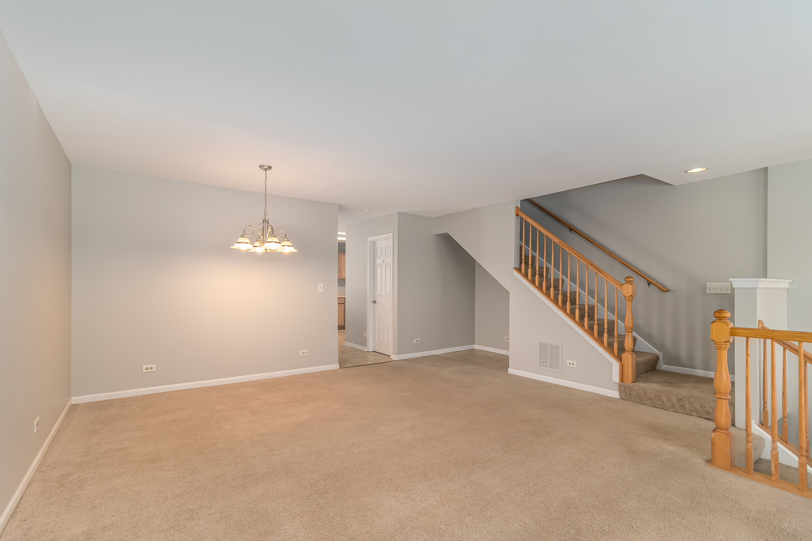 520 Lincoln Station Drive, Oswego, IL 60543