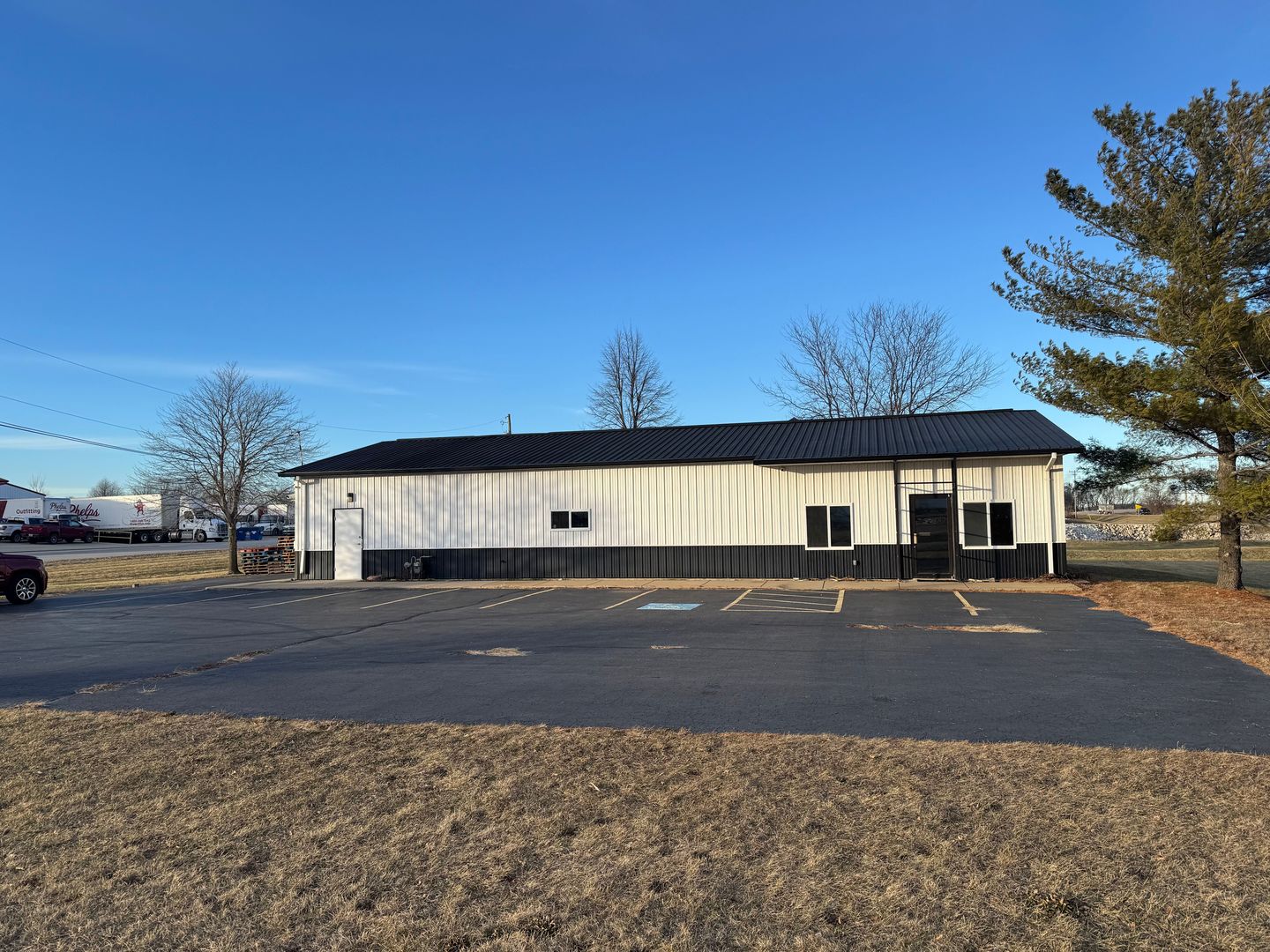 9 Enterprise Drive, Lasalle, IL 61301