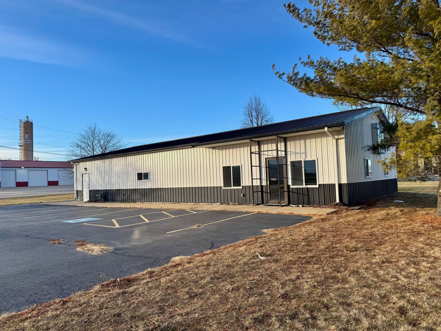 9 Enterprise Drive, Lasalle, IL 61301