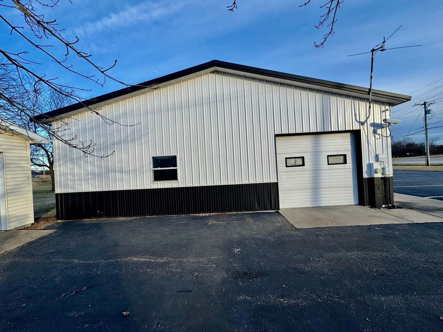 9 Enterprise Drive, Lasalle, IL 61301