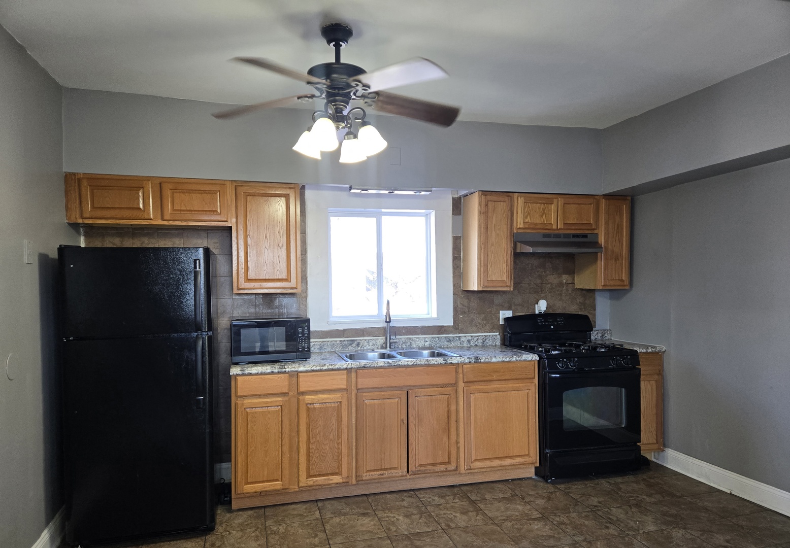 2822 W Marquette Road #2F, Chicago, IL 60629