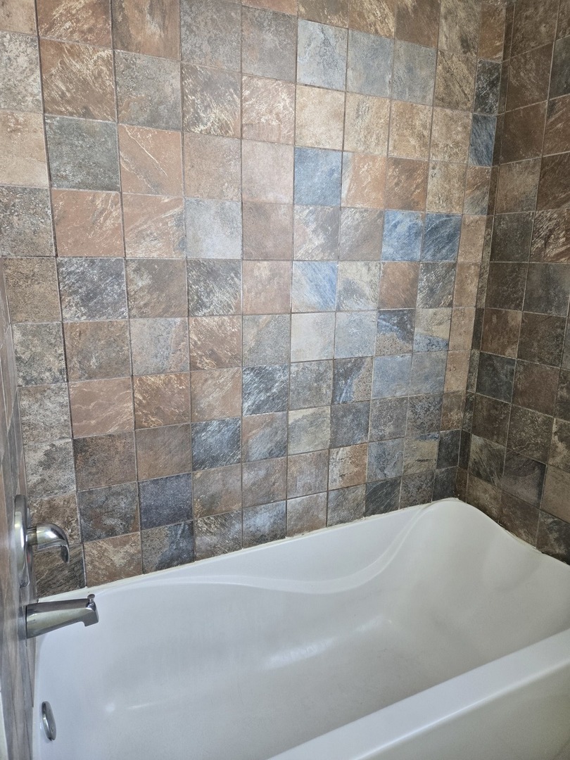 2822 W Marquette Road #2F, Chicago, IL 60629