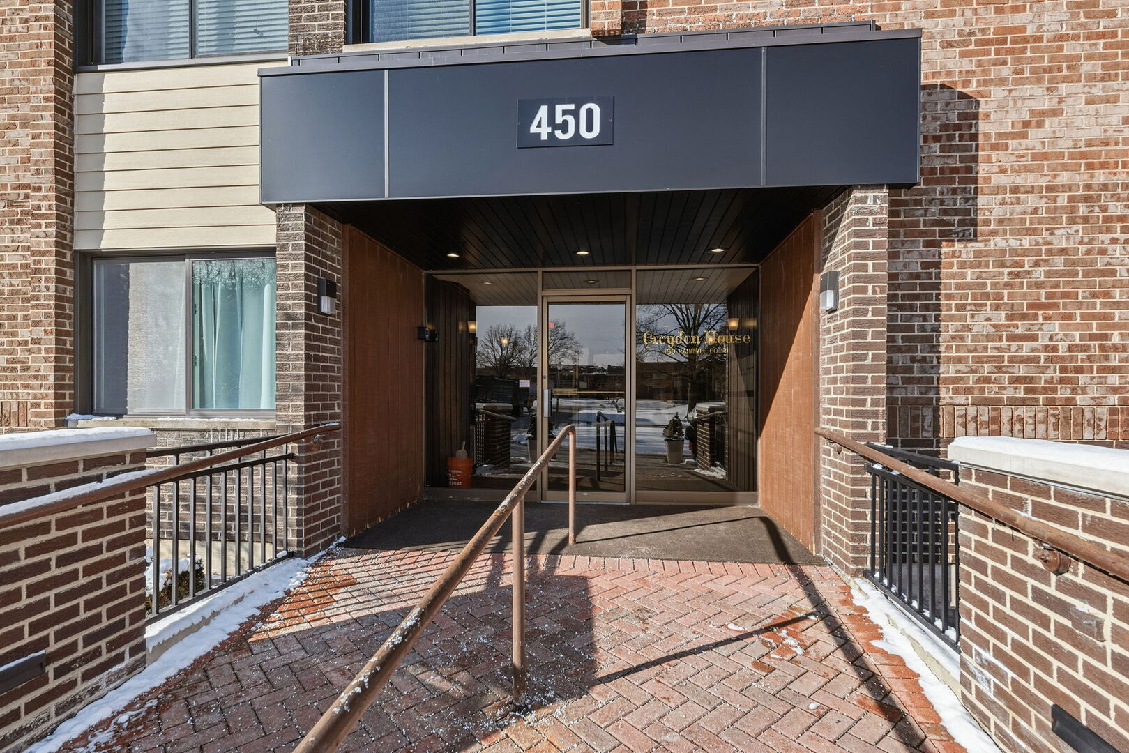 450 Raintree Court #3P, Glen Ellyn, IL 60137