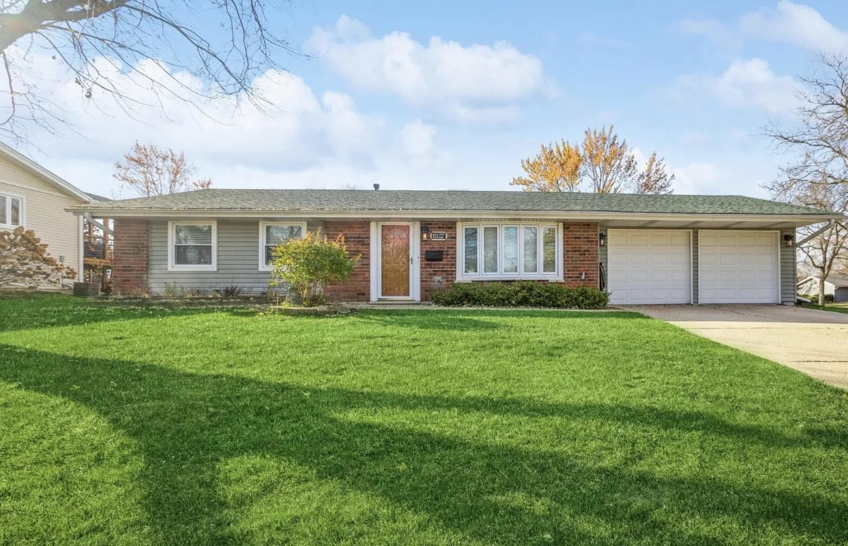 923 Jeffery Court, Schaumburg, IL 60193