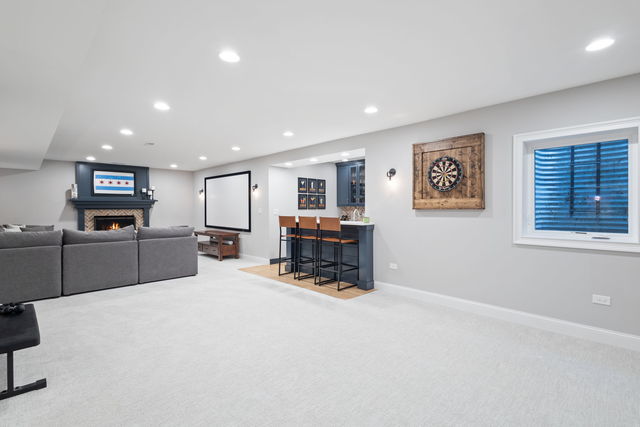 3919 Washington Street, Downers Grove, IL 60515