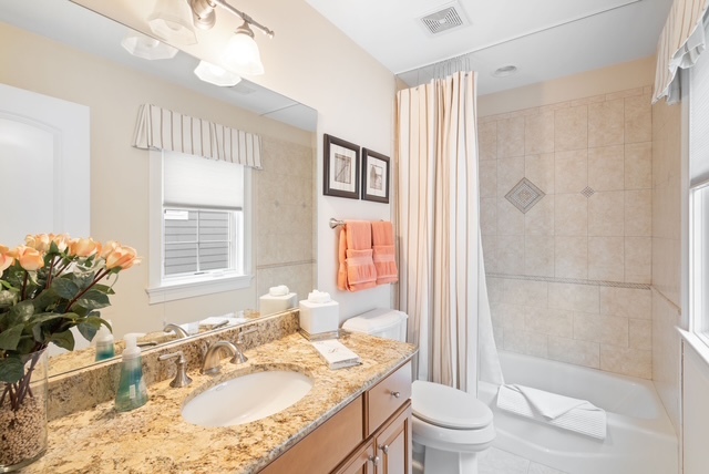 3919 Washington Street, Downers Grove, IL 60515