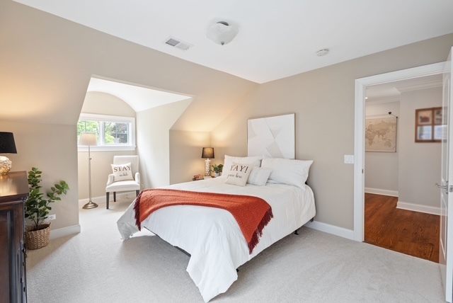 3919 Washington Street, Downers Grove, IL 60515