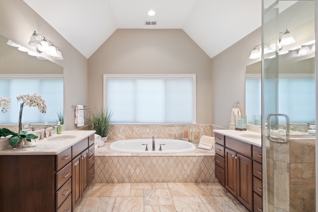 3919 Washington Street, Downers Grove, IL 60515