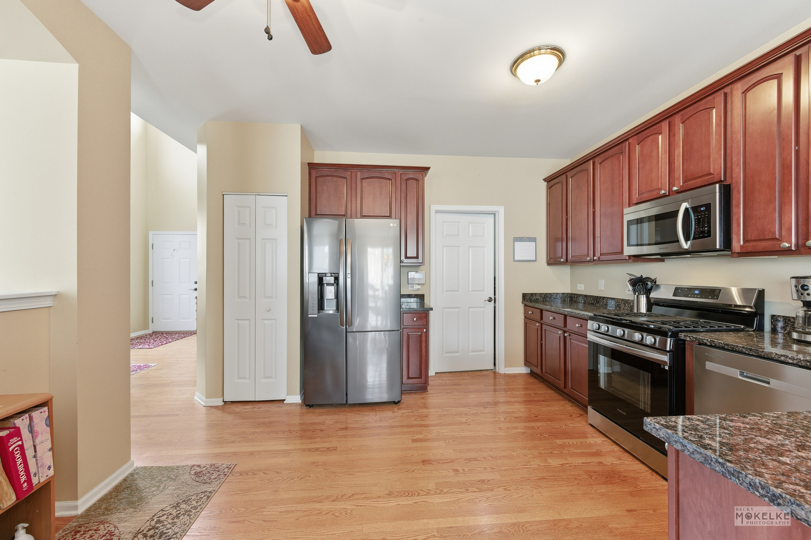 467 Vaughn Circle, Aurora, IL 60502