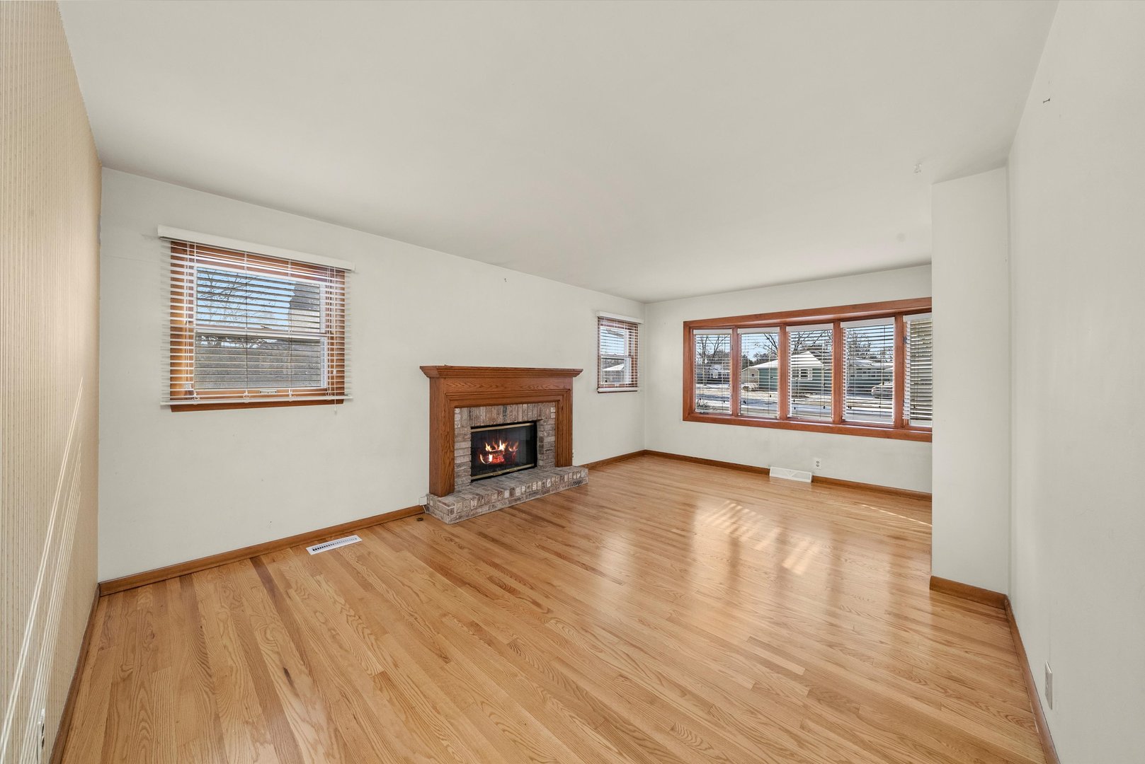 735 Westgate Drive, Aurora, IL 60506