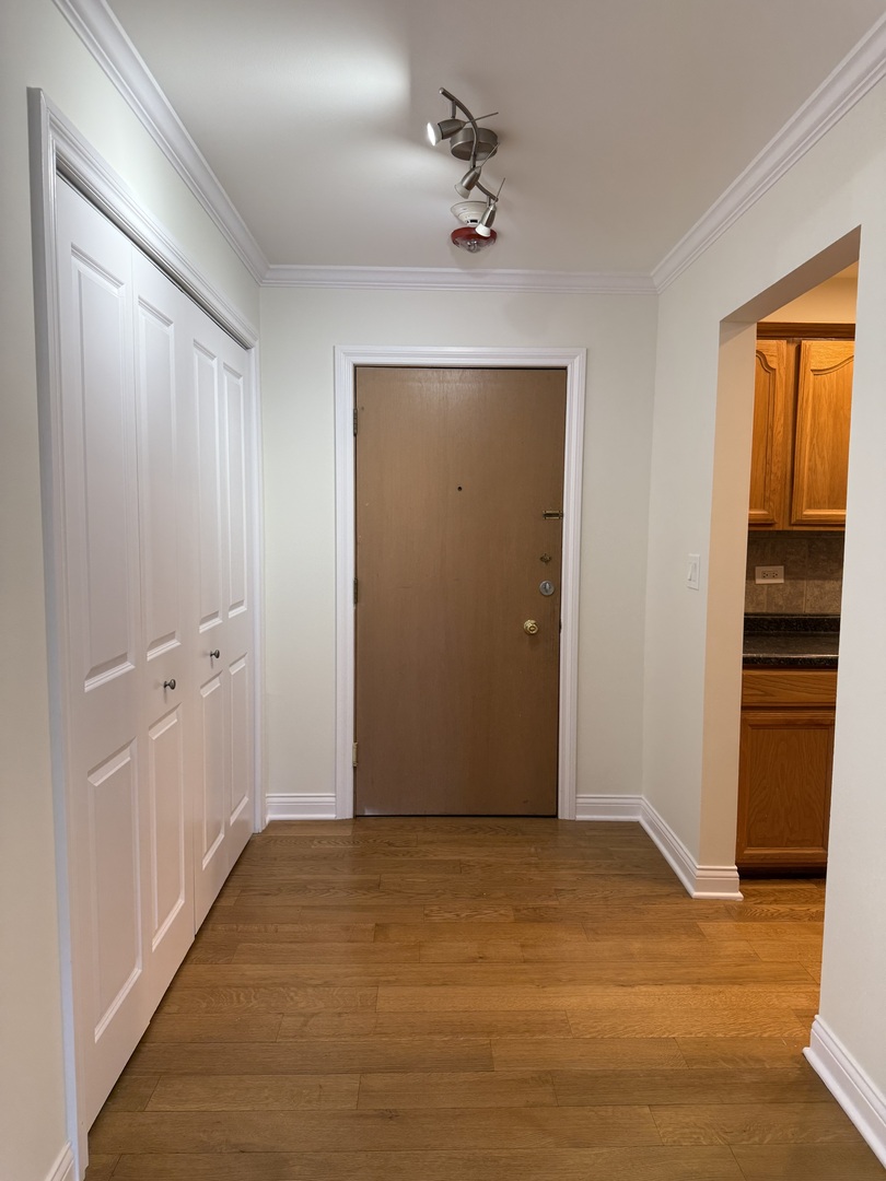 300 Thames Parkway #3D, Park Ridge, IL 60068