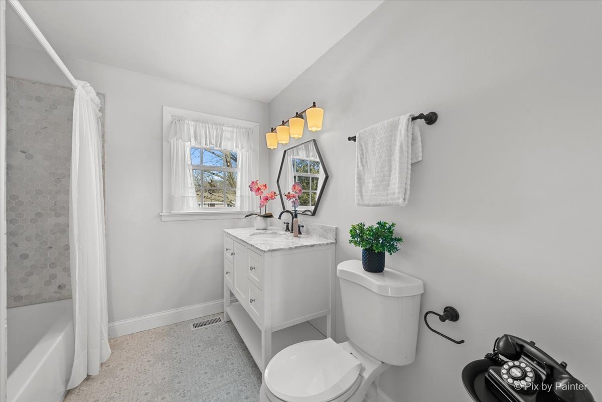 1309 Radcliffe Lane, Schaumburg, IL 60193