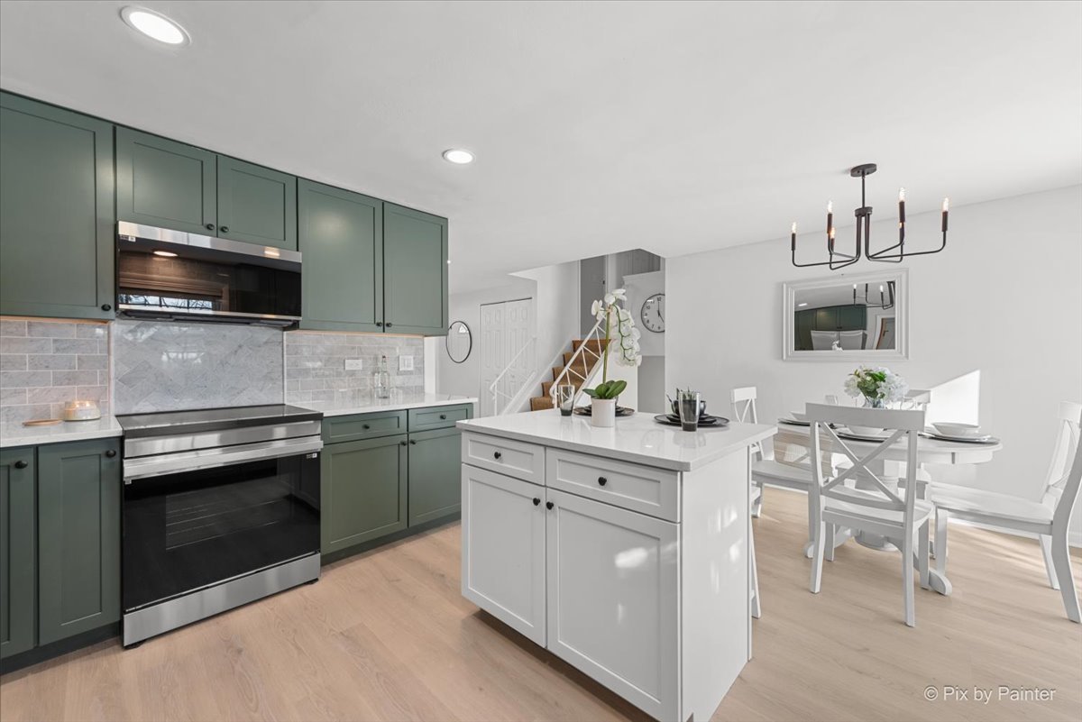 1309 Radcliffe Lane, Schaumburg, IL 60193