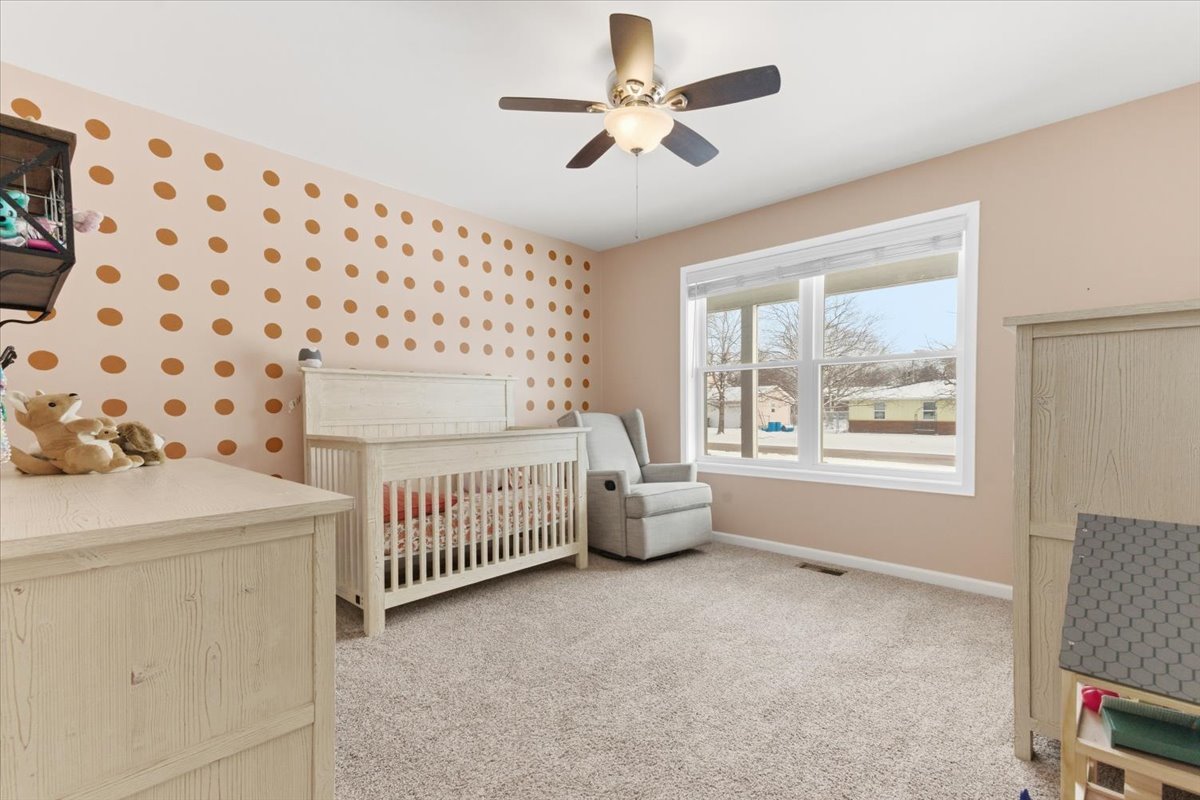 214 Garnett Avenue, Winthrop Harbor, IL 60096