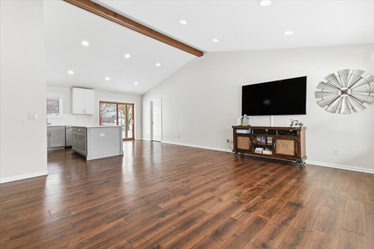 214 Garnett Avenue, Winthrop Harbor, IL 60096