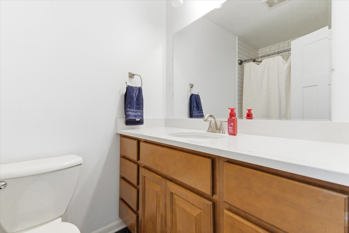 214 Garnett Avenue, Winthrop Harbor, IL 60096