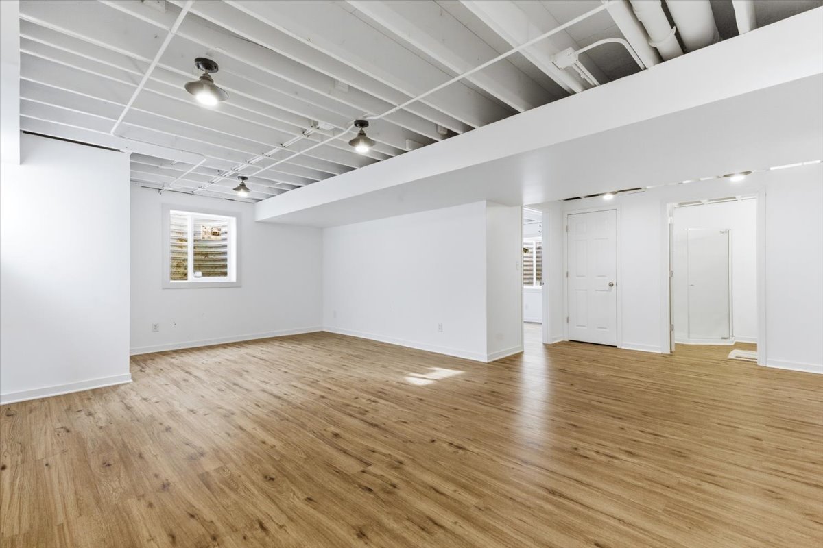 214 Garnett Avenue, Winthrop Harbor, IL 60096