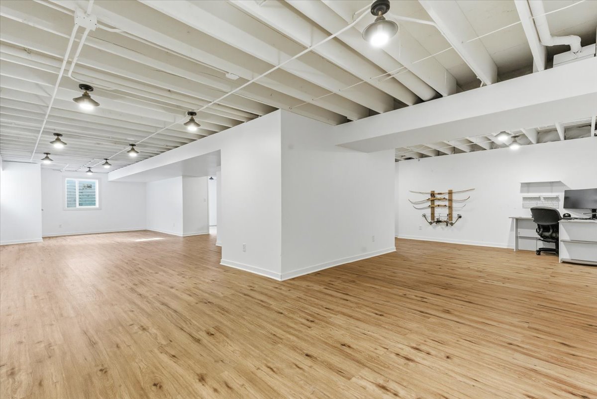 214 Garnett Avenue, Winthrop Harbor, IL 60096