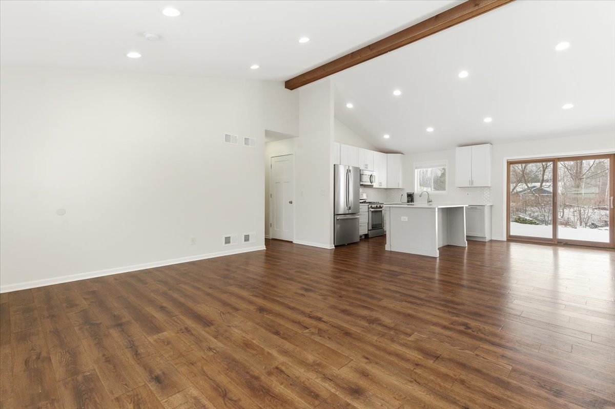 214 Garnett Avenue, Winthrop Harbor, IL 60096