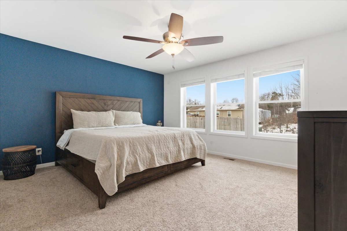 214 Garnett Avenue, Winthrop Harbor, IL 60096