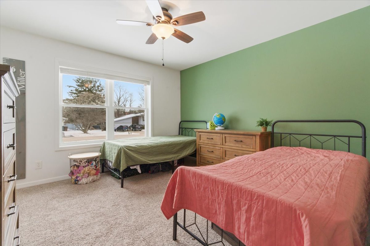 214 Garnett Avenue, Winthrop Harbor, IL 60096