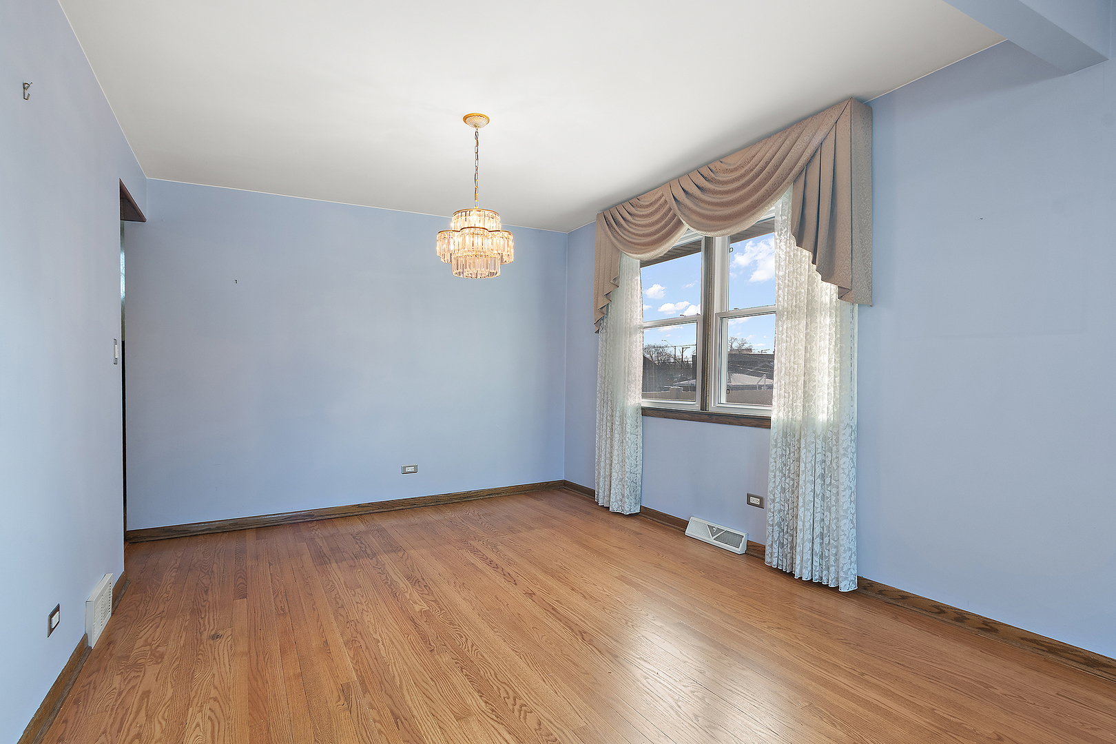 9745 S 81st Avenue, Palos Hills, IL 60465