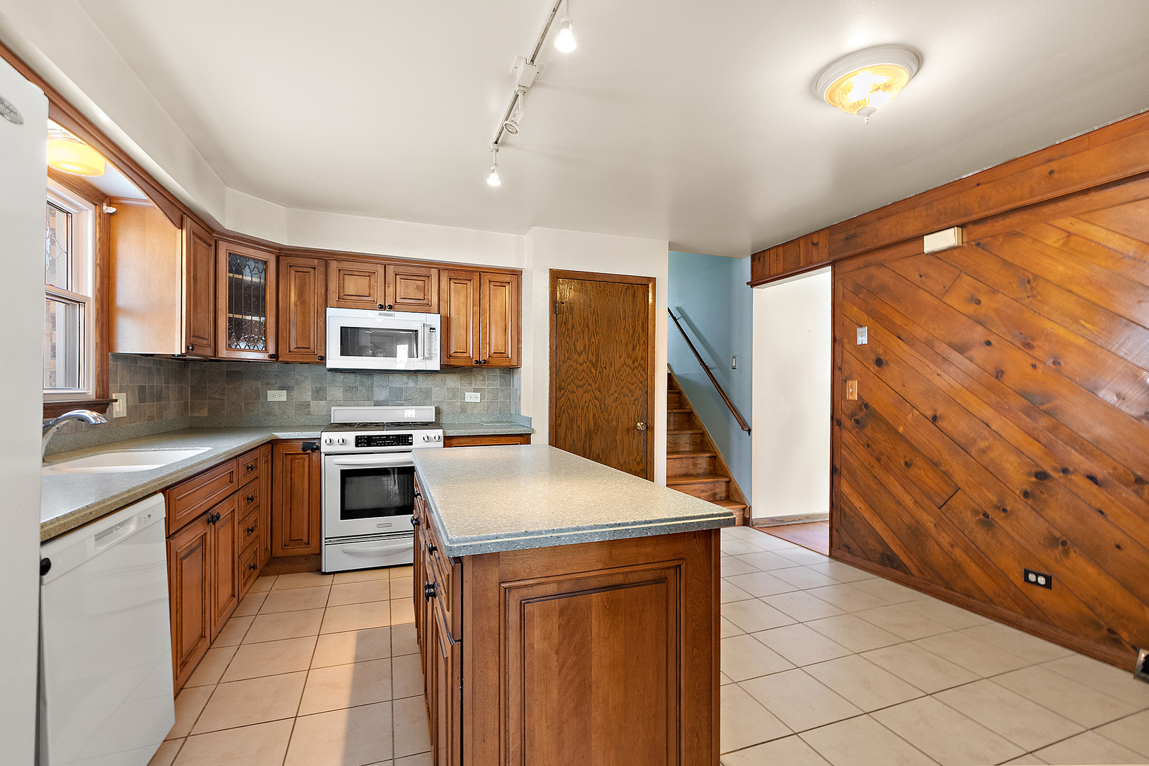 9745 S 81st Avenue, Palos Hills, IL 60465