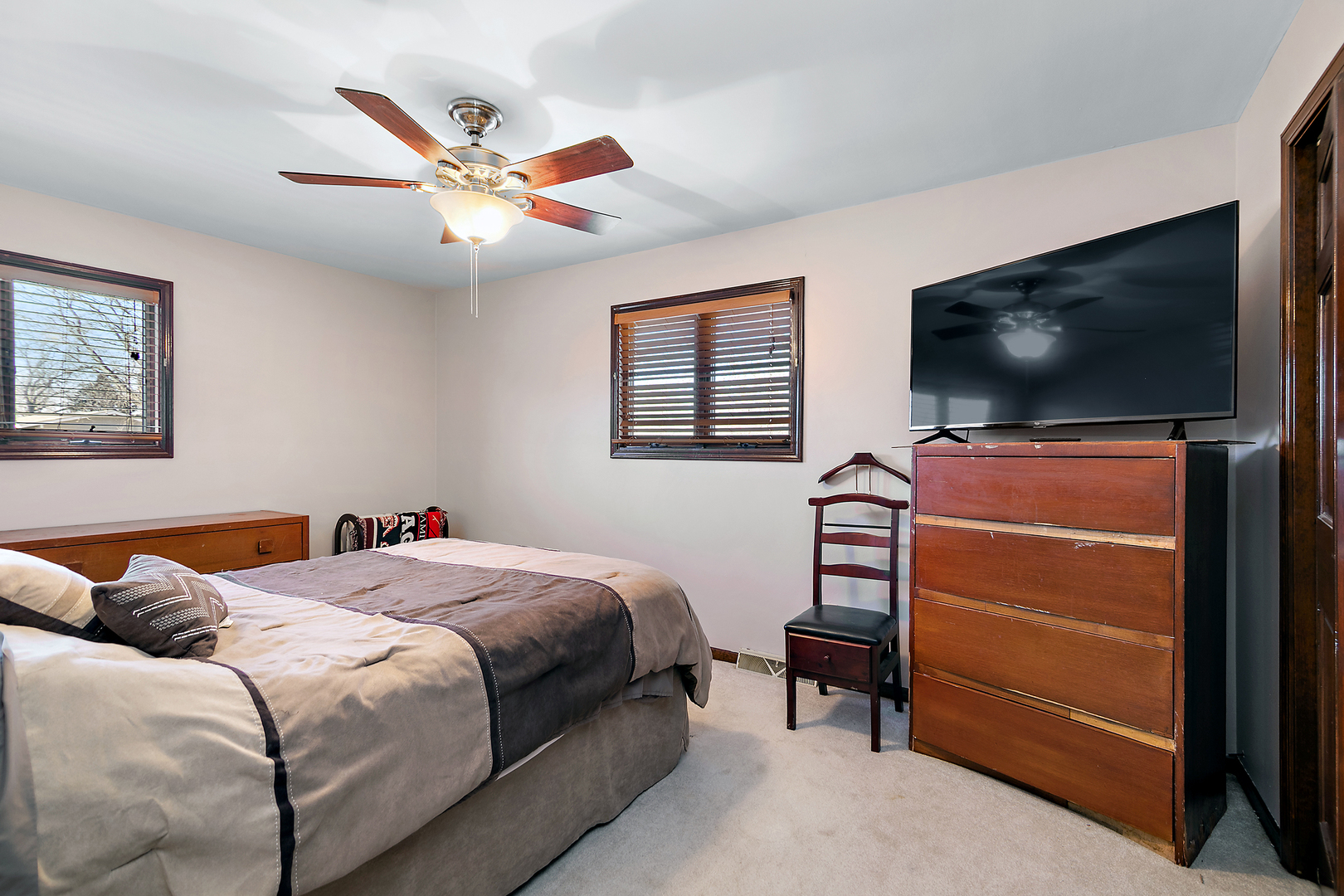 901 VALENCIA Drive, Shorewood, IL 60404