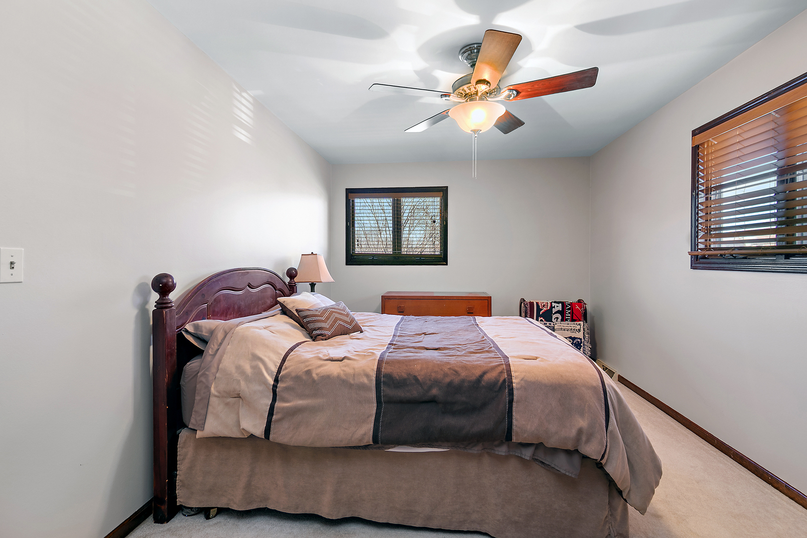 901 VALENCIA Drive, Shorewood, IL 60404