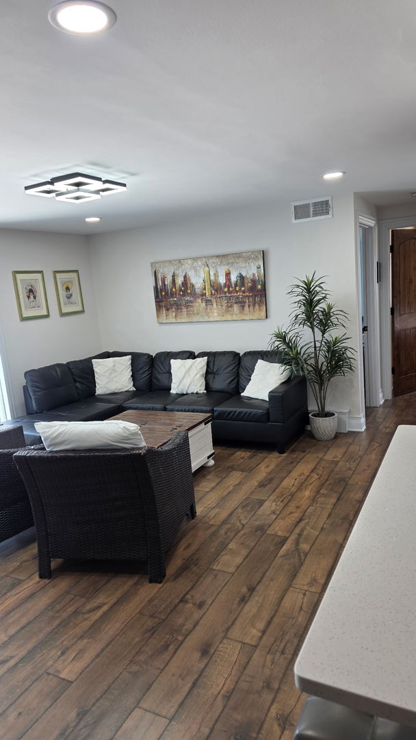 11129 S 84th Avenue #3B, Palos Hills, IL 60465