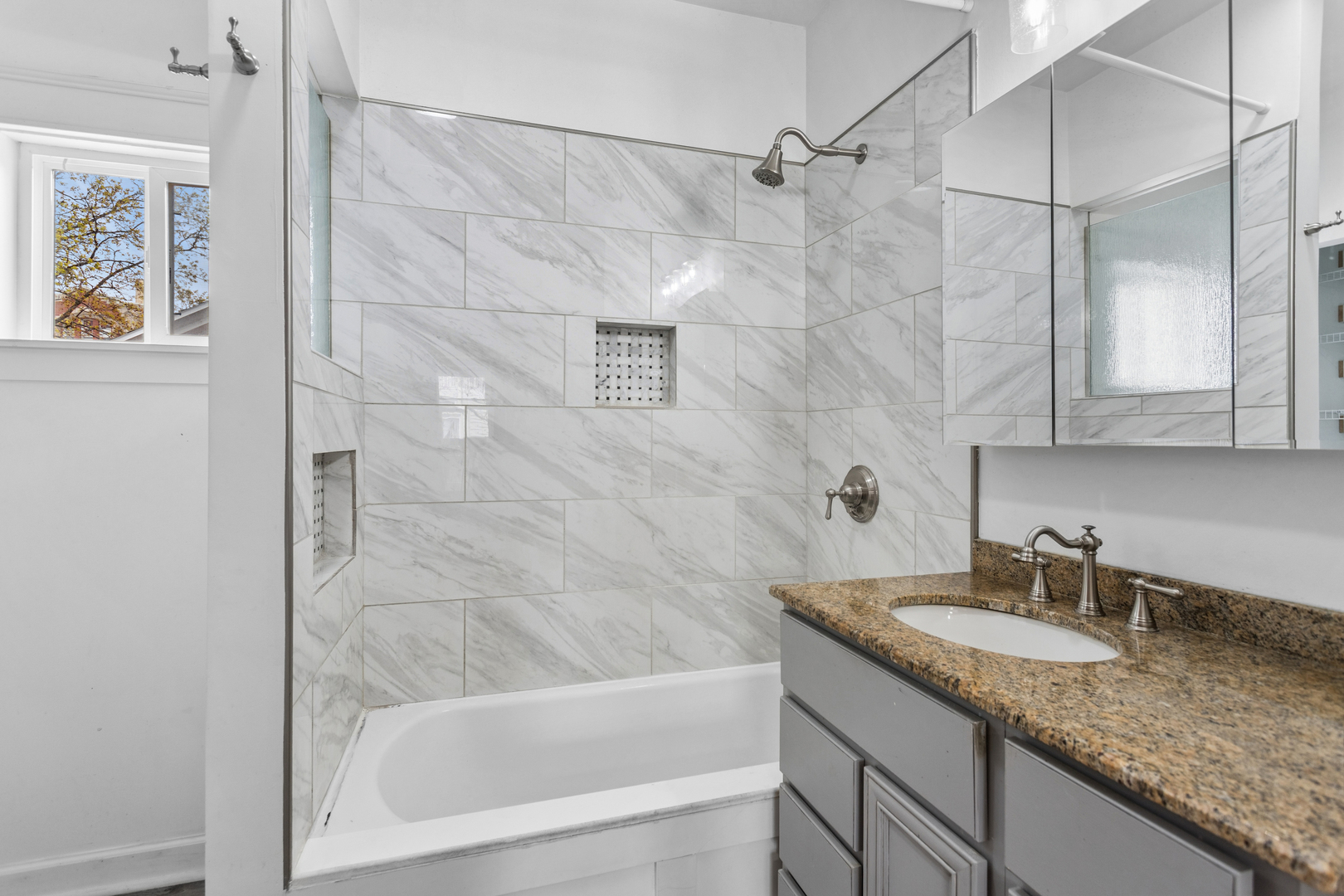 324 E 13th Street, Lockport, IL 60441