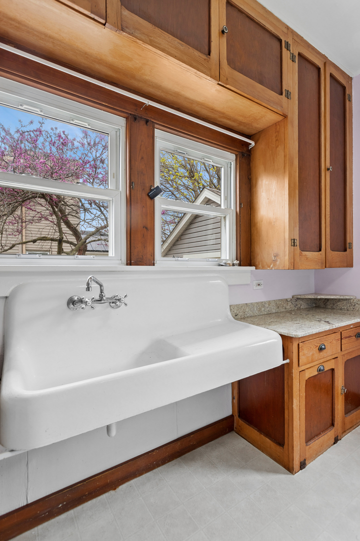 324 E 13th Street, Lockport, IL 60441