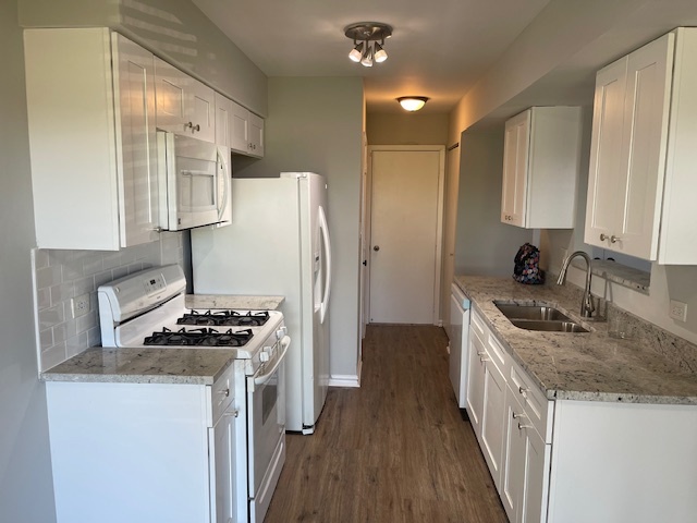 933 Monroe Court #933, Vernon Hills, IL 60061