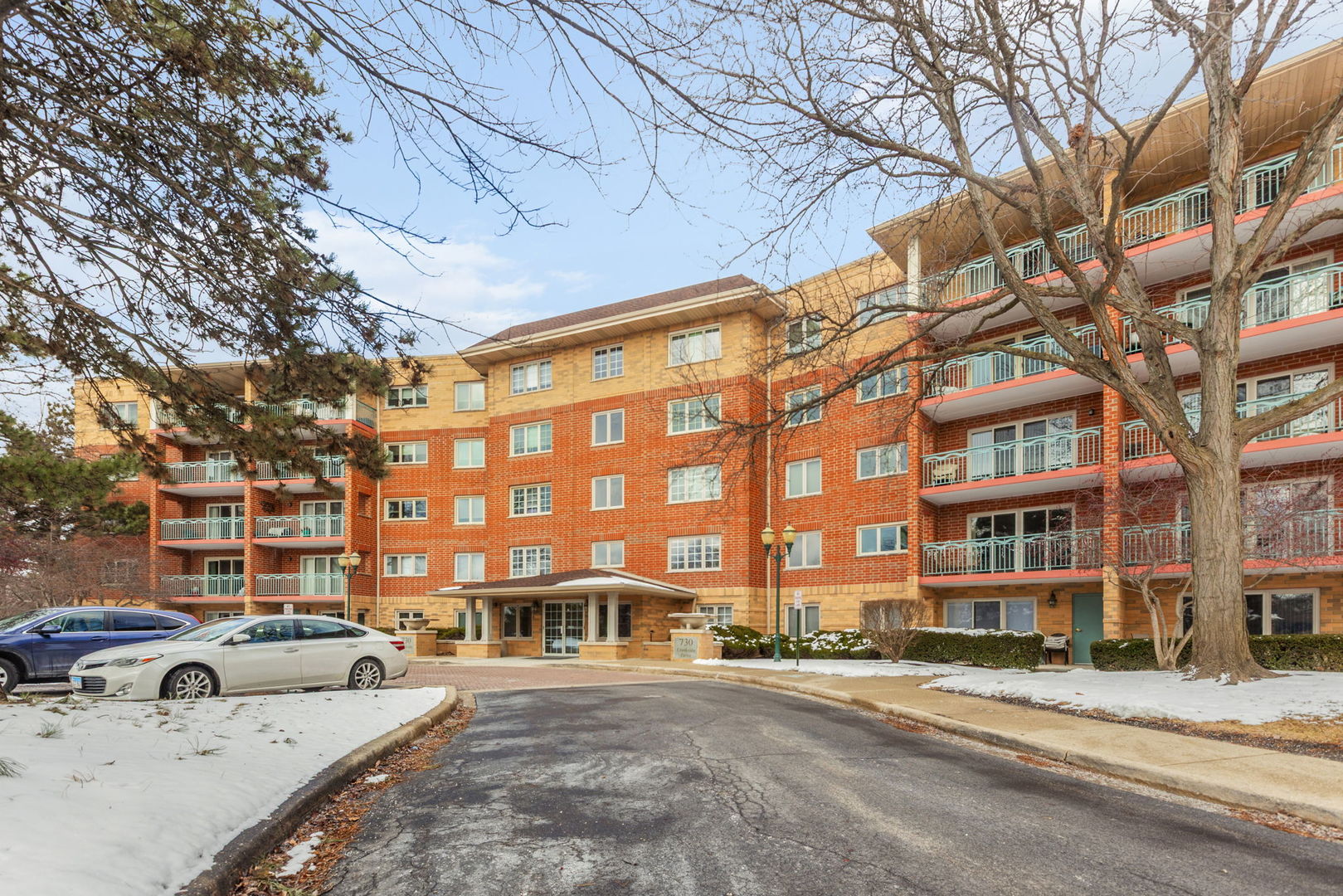 730 Creekside Drive #209, Mount Prospect, IL 60056